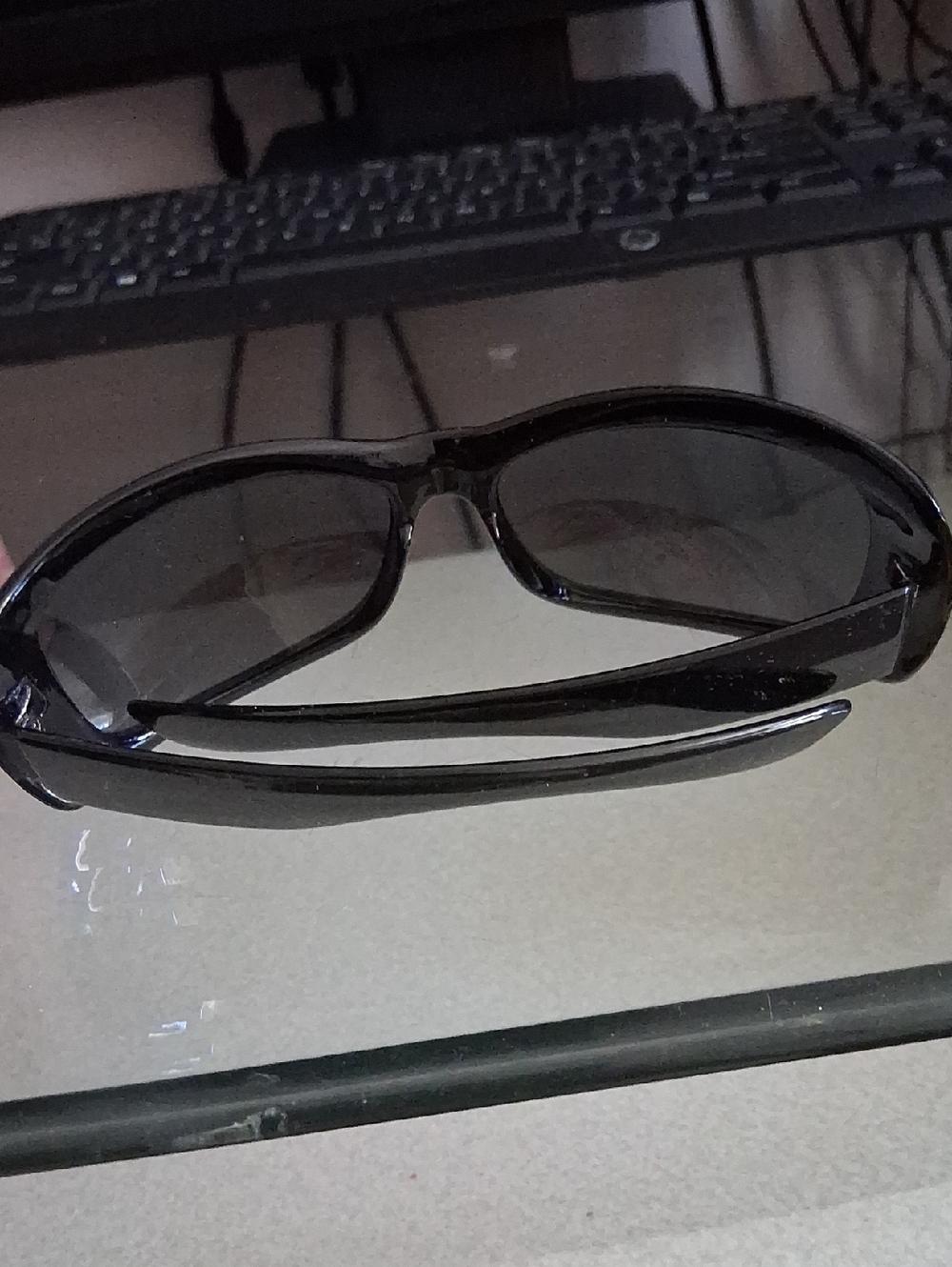 Sunglasses - Picture 3 of 4